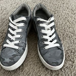 Steve Madden platform sneakers